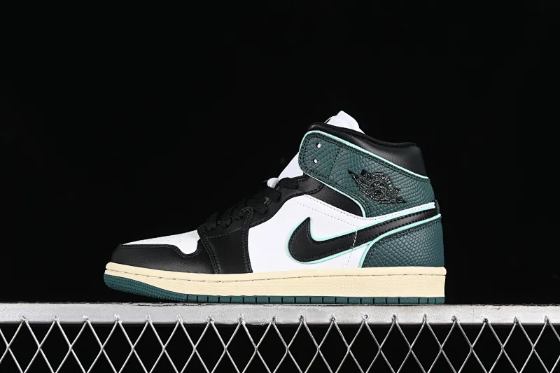 All Categories Air Jordan Jordan Series Basketball Shoes Air Jordan 1 Mid Air Jordan 1 Mid AJ1 Joe 1 Snake Print Black Green Toe Zhongbang Basketball Shoes FQ7818-100